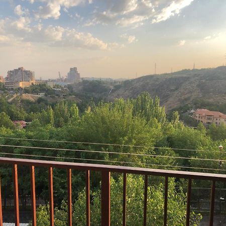 Karen'S Dom & Terrace Yerevan Exterior foto