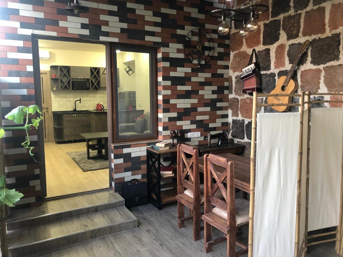 Karen'S Dom & Terrace Yerevan Exterior foto